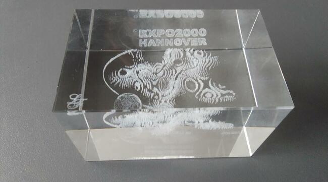 EXPO2000 HANNOVER Kostka szklana w etui Kryształ EXPO 2000