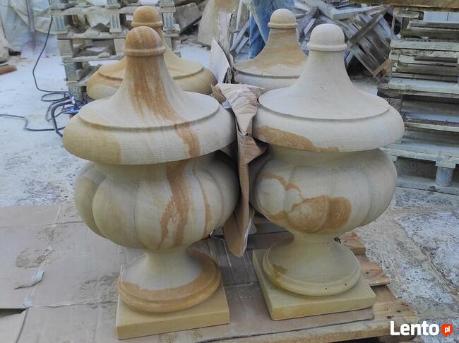 Elementy architektury budowlanej i ogrodowej z piaskowca