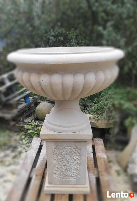 Elementy architektury budowlanej i ogrodowej z piaskowca