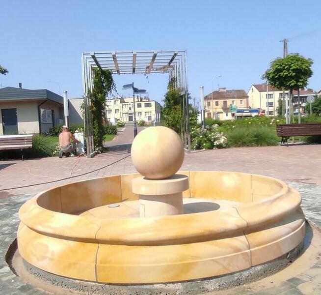 Fontanna z piaskowca kamienia naturalnego