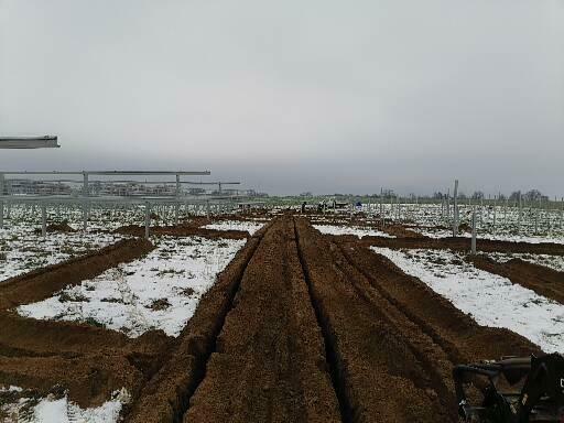 Wykop liniowy pod przewody na farmach fotowoltaicznych do 1m