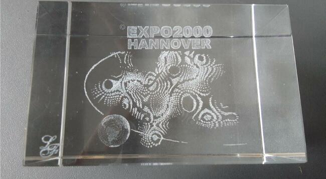 EXPO2000 HANNOVER Kostka szklana w etui Kryształ EXPO 2000