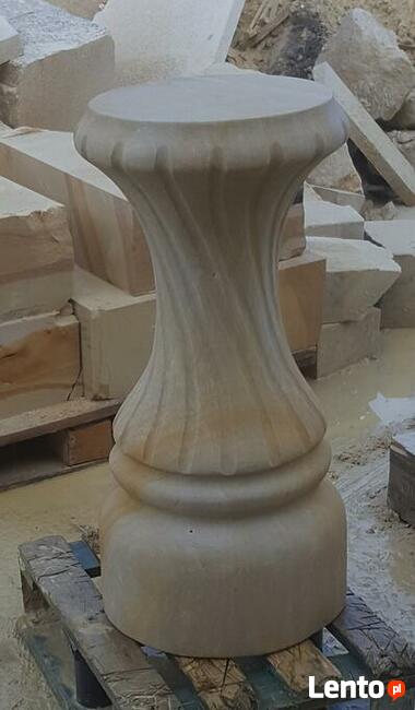 Elementy architektury budowlanej i ogrodowej z piaskowca