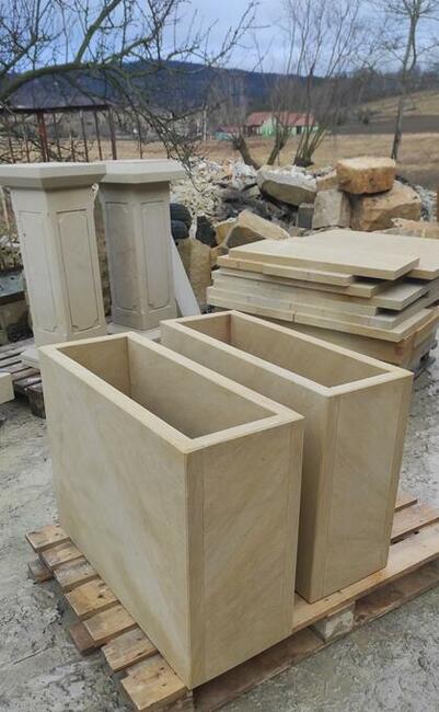 Donica z piaskowca - kamień naturalny