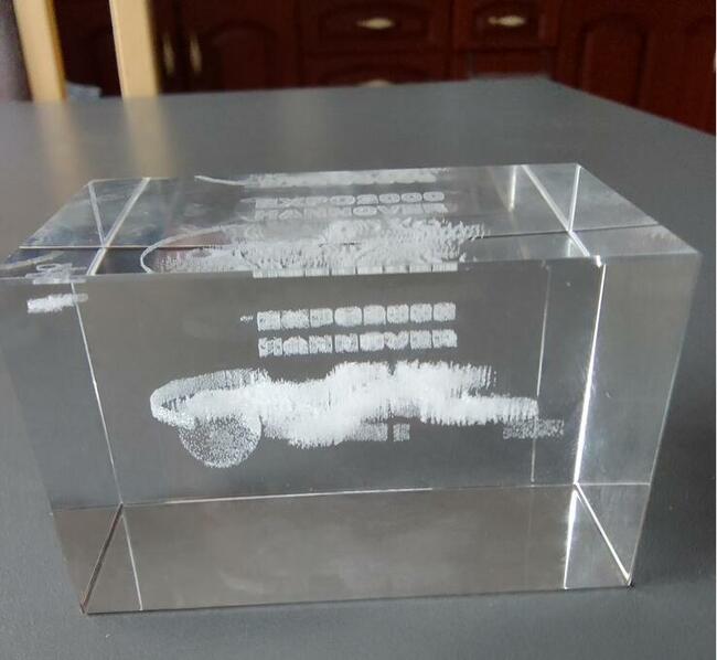 EXPO2000 HANNOVER Kostka szklana w etui Kryształ EXPO 2000