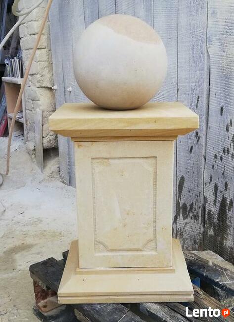 Elementy architektury budowlanej i ogrodowej z piaskowca