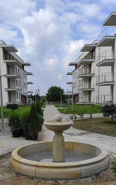 Fontanna ogrodowa z kamienia naturalnego piaskowca