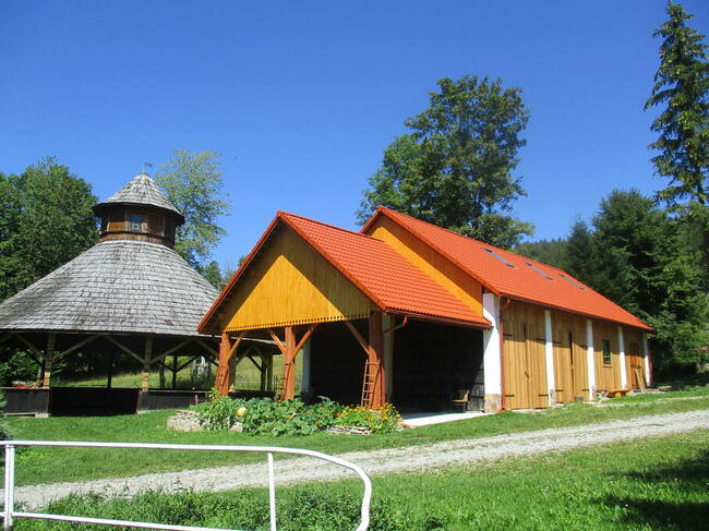 Sprzedam piękną posiadłość ze stadniną koni