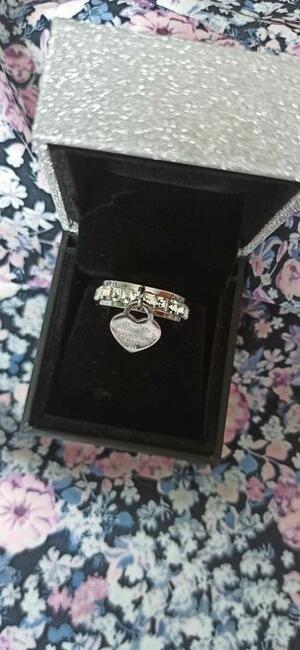 HIT Lśniący pierścionek SREBRNY z zawieszką serce - PREZENT