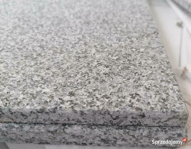 Płytki granitowe G654 PADANG DARK 61x30,5x1 płomień