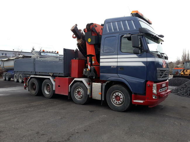 Ciągnik siodłowy z mocnym HDS żuraw dźwig + skrzynia