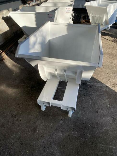 Kontener samowyładowczy, pojemnik metalowy 0,5m3