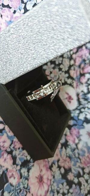 HIT Lśniący pierścionek SREBRNY z zawieszką serce - PREZENT