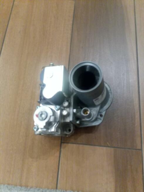 Honeywell VK8115F 1118 4 ZAWÓR GAZOWY VK8115F armatura gazow