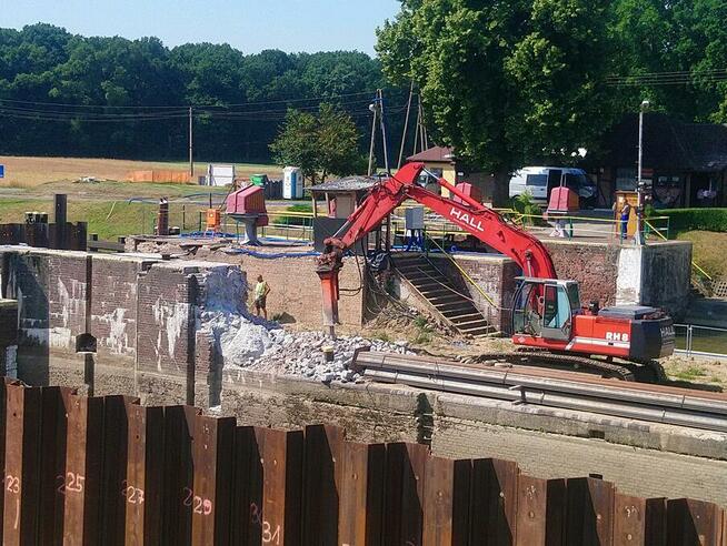 Usługi koparką, prace ziemne, wyburzenia, kuciekruszenieprze