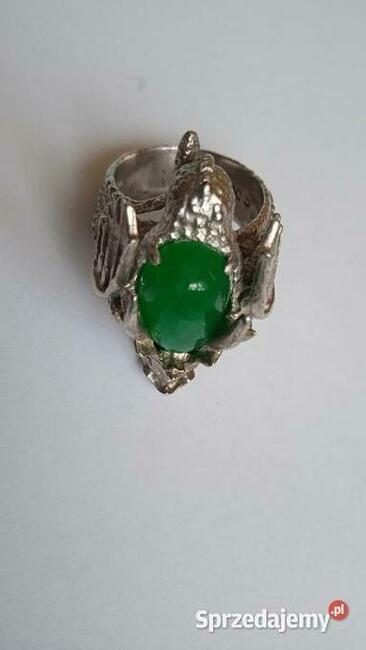 Pierścień z głową smoka sygnet