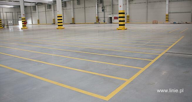 Malowanie linii, oznakowanie poziome w magazynie, hali