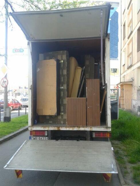 Wywóz starych mebli . Utylizacja AGD/RTV . Oporóżnianie