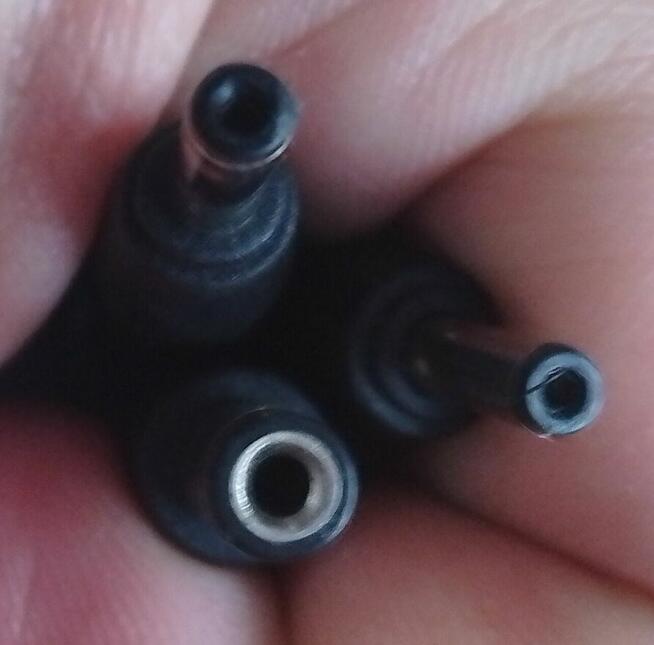 Ładowarka do samochodu z okrągłym wejściem