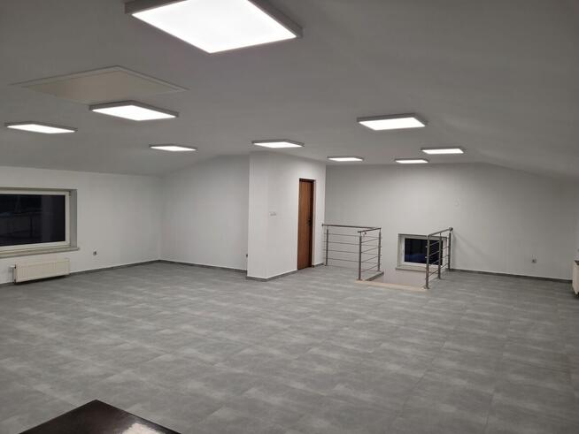 Budynek i plac: usługi, magazyn, hurtownia, skład