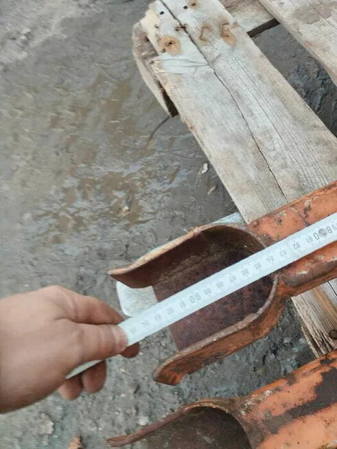 Stojaki do bębnów kablowych światłowodów kabli szpul