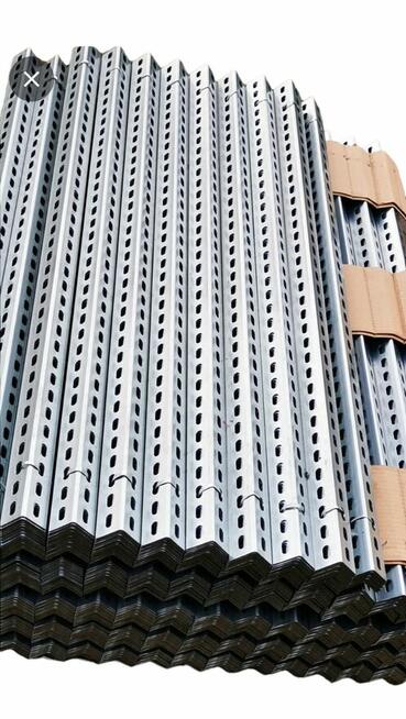 Kątownik perforowany 25x25x2mm OCYNK - 7,50 ZŁ / 1 MB. NETTO