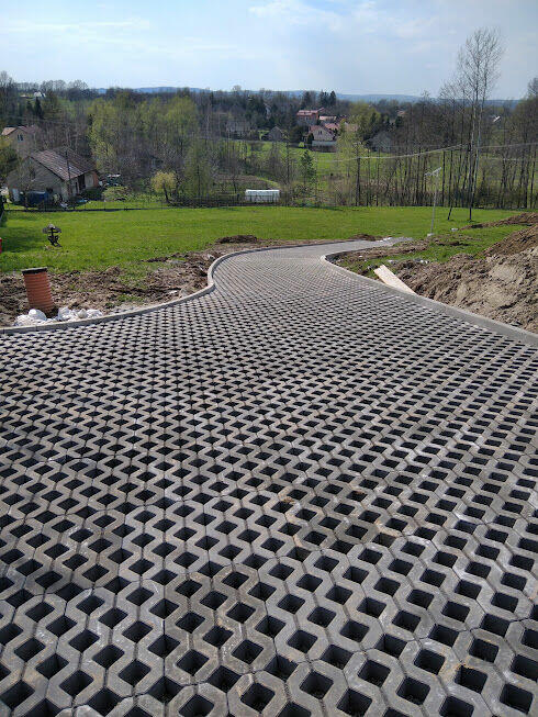 Układanie kostki brukowej-Usługi brukarskie-Kompleksowo