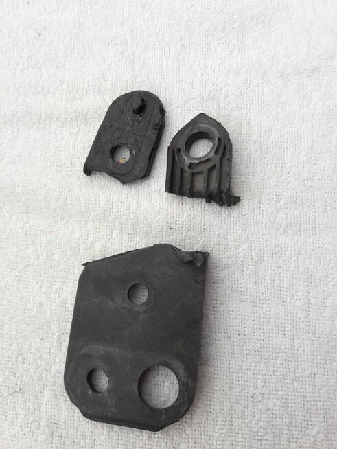 Mocowanie prawego reflektora Nissan Tiida/do dospawania/