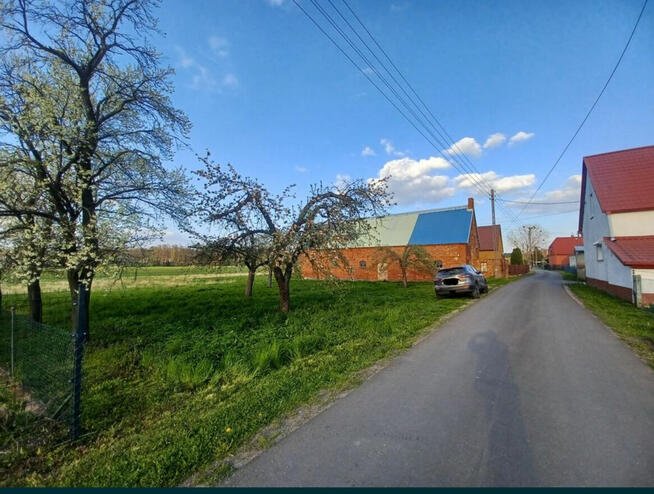 Działka budowlana przy drodze asfaltowej. RATY.