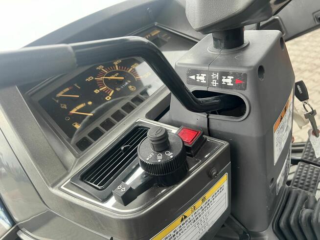 Traktor japoński ISEKI GEAS 31 kabina klima 31KM rewers wspo