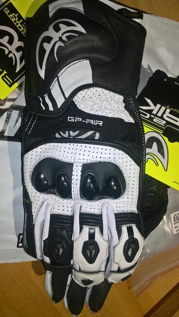 Rekawiczki sportowe Berik