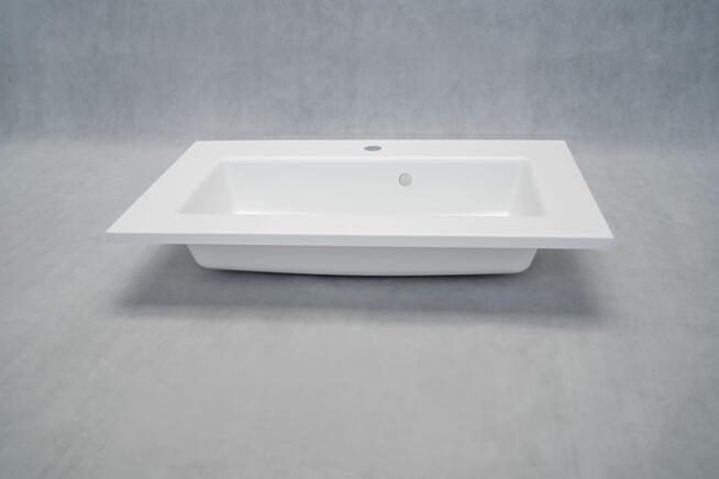 Umywalka wpuszczana, kompaktowa i estetyczna.