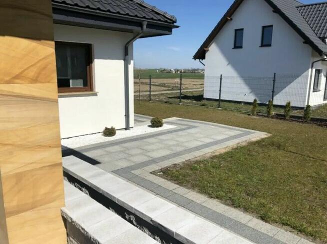 Jarbet. Firma budowlana. Układanie kostki brukowej. Nakło.