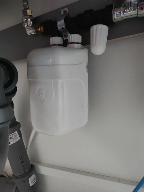 Zlewozmywak 2 komorowy z szafką i podgrzewaczem wody