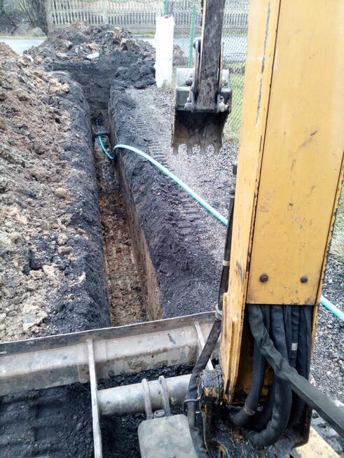 Usługi minikoparką, koparka - wykopy, przyłącza wod-kan.