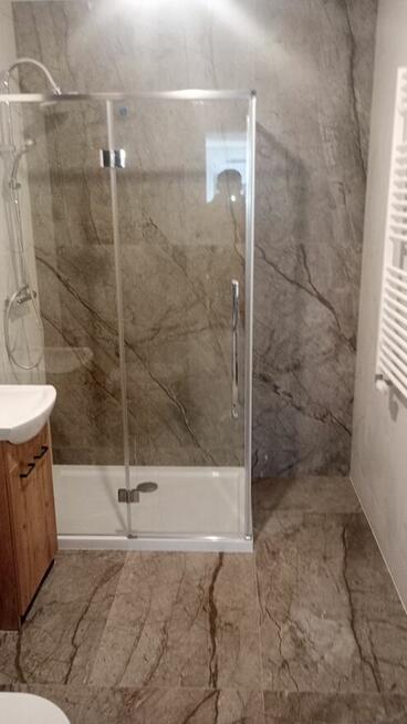 Remonty mieszkań, układanie płytek