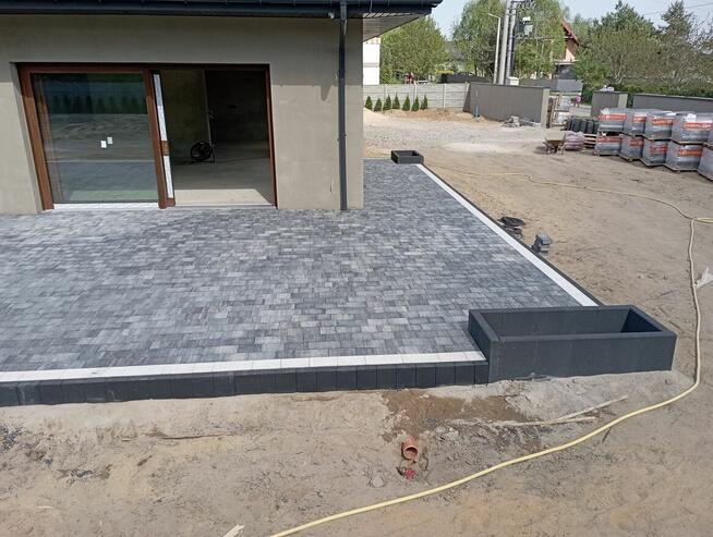 Układanie kostki brukowej, usługi brukarskie, brukarstwo