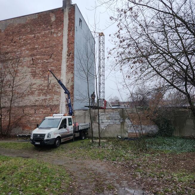 Wynajem podestów ruchomych masztowych podnośnika windy