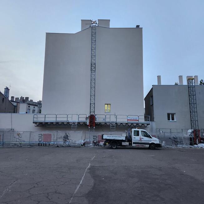 Wynajem podestów ruchomych masztowych podnośnika windy