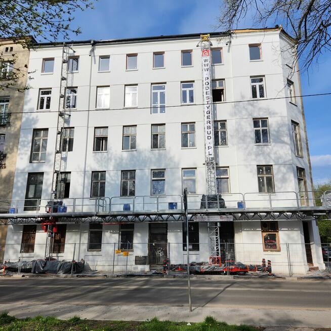 Wynajem podestów ruchomych masztowych podnośnika windy