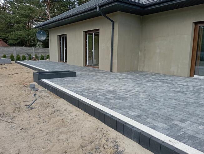 Układanie kostki brukowej, usługi brukarskie, brukarstwo