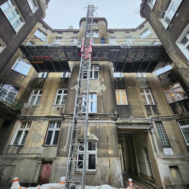 Podest Ruchomy Masztowy Podnośnik Platforma Scanclimber