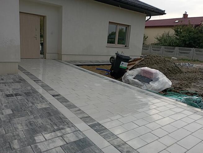 Układanie kostki brukowej, usługi brukarskie, brukarstwo