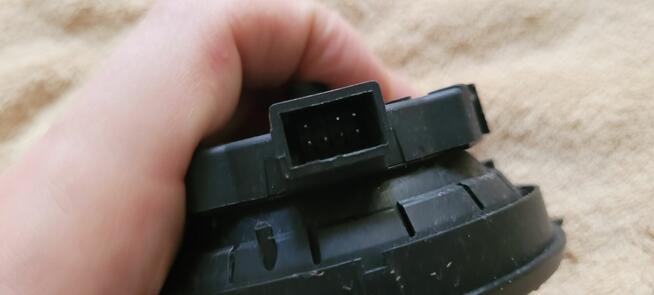 Silniczek lusterka z pamięcią prawy oryginalny Audi LIFT