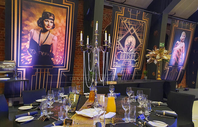 DEKORACJA Wielki Gatsby strusie pióra złote talerze bieżniki