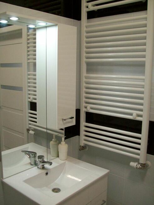 Komfortowa kawalerka z osobną kuchnią, garaż