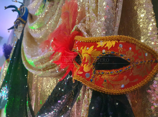 DEKORACJA TEMATYCZNA maski weneckie, pióra, venice party