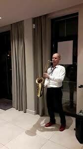 Dj saksofonista na wesele