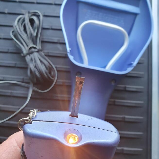 Odmrażacz do zamków i szyb samochodowy