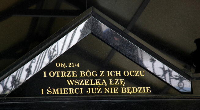 Kamieniarstwo -Piaskowanie liter, grafiki sakralne.